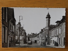 28 - EURE  Et Loire - Châteauneuf En Thymerais - Carrefour De L'Hôtel De Ville - Châteauneuf