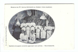 Missions Des P P Carmes Déchaussées Au Malabar (Indes Anglaises)  Orphelines Des Payens Convertis Apprenant Leurs Prière - Missions