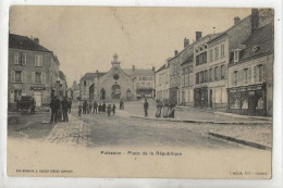 Delcampe - Puiseaux (45) : Le Magasin D'Epicerie Place De La République En 1905 (animé) PF. - Puiseaux