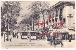NICE.  Avenue De La GARE. Café De La "REGENCE" - (Tramways Et Belle Animation). - Traffico Stradale – Automobili, Autobus, Tram