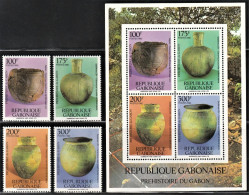 1992 Gabon Prehistoric Findings: Clay Pottery Set And Minisheet (** / MNH / UMM) - Autres & Non Classés