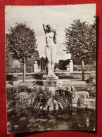 CPSM Grand Format - Bourges -(Cher) - Dans Le Magnifique Jardin Des Près Fichaux - Bourges