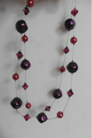 Collier Deux Rangs Sur Fil Cablé Perles Fantaisie Baroques Prune Et Cristaux Toupies Rouge Bordeaux - Kettingen