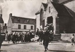 29 - TREGUNC - Sortie De L' église - Trégunc