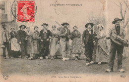 PHOTOGRAPHIE - Une Noce Auvergnate - L'Auvergne Pittoresque - Carte Postale Ancienne - Fotografie