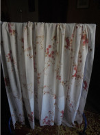 Vintage - Grand Rideau Voilage Fleurs Rouge Années 70 - Laces & Cloth