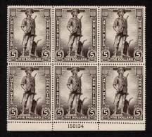 Lot # 080 War Savings, 1945, $5 Violet Brown PLATE BLOCK OF SIX - Non Classés
