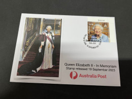 (19-9-2023) Queen ElizabethII In Memoriam (special Cover) [Red Cross Nurse WWII] (released Date Is 19 September 2023) - Cartas & Documentos