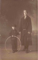 CARTE PHOTO - Une Mère Et Son Fils - Carte Postale Ancienne - Photographs