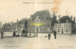 41 Herbault, Hotel De Ville Et Gendarmerie, Gendarmes Et Civils En Avant ..., Visuel Pas Courant - Herbault