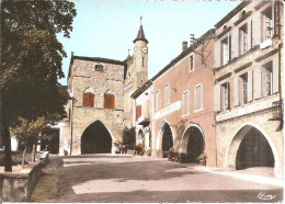 MONFLANQUIN (47) Place Maréchal Foch Et Maison Du Prince Noir (XIIIe S.) En 1965  CPSM GF - Monflanquin