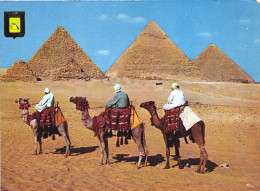 EGYPT, GIZEH, KHEOPS, KHEPHREN AND MYCERINOS PYRAMIDS, CAMELS - Gizeh