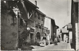 YVOIRE -   HTE SAVOIE -CARTE PHOTO- VILLAGE MEDIEVAL-- UNE VIEILLE RUE - Yvoire