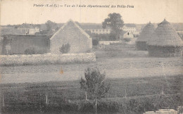 23-P-DEL-4467 : PLAISIR. ASILE. MEULES DE PAILLE. MOISSON - Plaisir