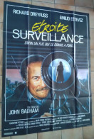 AFFICHE CINEMA FILM ETROITE SURVEILLANCE Richard DREYFUSS 1987 TBE _ TB DESSIN De PHILIPPE - Affiches & Posters