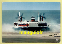 BATEAUX / AÉROGLISSEURS / L'AÉROGLISSEUR SR N 4 DE LA COMPAGNIE HOVERLLOYD / CALAIS 62 / 1973 - Aerodeslizadores