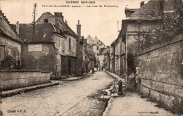 N°111353 -cpa Vic Sur Aisne -la Rue De Fontenoy- - Vic Sur Aisne