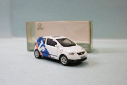 Norev - VW VOLKSWAGEN FOX 2005 VR-Mobil Réf. 840148 Neuf NBO HO 1/87 - Véhicules Routiers