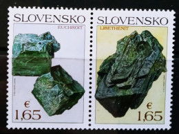 ESLOVAQUIA - IVERT 748/49 - SERIE SELLOS NUEVO ** - MINERALES - Unused Stamps