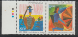 MINT STAMP FROM INDIA 2006 ON The Children's Day/ Children;s Painting/ Setenant With Traffic Light - Unused Stamps