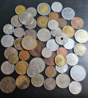 Petit Lot Tres Varié De 50 Pièces De Monnaie Du Monde - Kiloware - Münzen