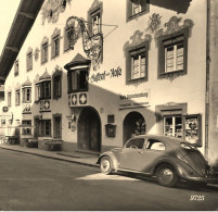 Matrei A. Brenner * Automobile Cox Coccinelle Volkswagen * Gasthof WEISSE ROSE * Autriche Austria Osterreich - Voitures De Tourisme