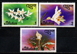 BHUTAN - 1976 - FIORI - FLOWERS - MNH - Bhutan