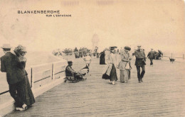 BELGIQUE - Blankenberghe - Sur L'etacade  - Animé - Carte Postale Ancienne - Blankenberge