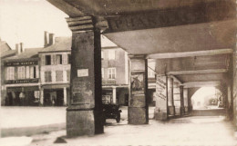 FRANCE- Stenay - Place R Poincaré Et Les Arcades  - Carte Postale Ancienne - Stenay