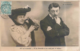 PHOTOGRAPHIE - Mme Va Le Chercher - Mr Se Demande Si Ce N'est Pas Un Bateau - Carte Postale Ancienne - Photographs