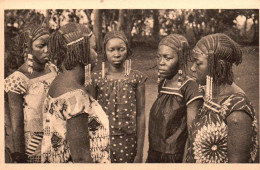 AFRIQUE EQUATORIALE FRANCAISE - Oubangui-chari, Filles  Du Sultan De Rafaï. - Centrafricaine (République) L - Central African Republic