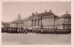 DANEMARK - København - Amalienborg - Animé - Carte Postale Ancienne - Denemarken