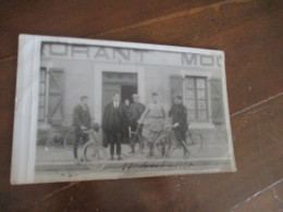 Carte Photo à Identifier Cyclistes Devant Restaurant? 1920 - A Identifier