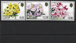 1984 NIUE 439-41**  Fleurs, Côte 22.00 - Niue