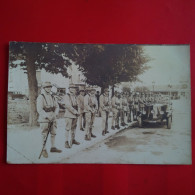 CARTE PHOTO LUNEVILLE ? SOLDATS ET AUTOMOBILE - Luneville