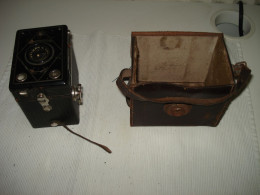 O13 / Appareil Photo Vintage " Lumibox Lumière " + Valisette En Cuir - Cameras