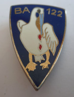 INSIGNE BA 122 BASE AERIENNE - Pélican - DRAGO PARIS - Armée De L'air