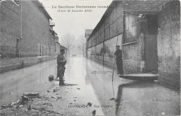 La Banlieue Parisienne Inondée - Crue De Janvier 1910 - COURBEVOIE - Rue Ficatier -  Pub Au Dos KUB - Floods