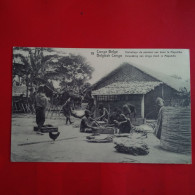 CONGO BELGE EMBALLAGE DE POISSON SEC DANS LE MAYUMBE - Belgian Congo