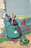 ILLUSTRATEUR - Une Femme Déposant Une Lettre à La Poste - Colorisé - Carte Postale Ancienne - Other & Unclassified