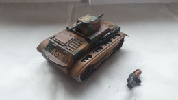 Original Alter Blech Panzer Tank 13x7x9cm + Figur + Feuerstein - Fahrzeuge