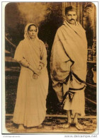 Mahatma Gandhi With Wife Kasturba Gandhi, Picture Postcard, India As Scan - Mahatma Gandhi