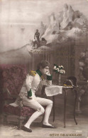 PHOTOGRAPHIE - Un Homme S'accoudant Sur Une Table - Colorisé - Carte Postale Ancienne - Photographs