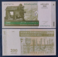 Madagascar 200 Ariary 2004 P87A UNC - Madagaskar