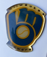 YY275 Pin's Baseball Base Ball USA  MILWAUKEE BREWERS Achat Immédiat - Béisbol