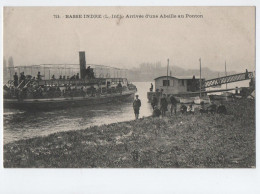 AJC -  Basse Indre Arrivée D'une Abeille Au Ponton - Basse-Indre