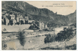 CPA - LES VIGNES (Lozère) - La Roque-Aiguille Dans Le Fond - Autres & Non Classés