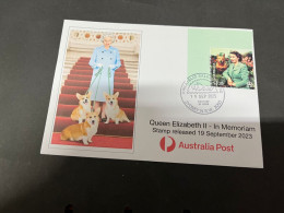 (24-9-2023) (2 U 2) Queen Elizabeth II In Memoriam (special Cover) And Corgi Dogs (released Date Is 19 September 2023) - Cartas & Documentos