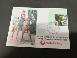 (24-9-2023) (2 U 2) Queen Elizabeth II In Memoriam (special Cover) On Horse (released Date Is 19 September 2023) - Lettres & Documents