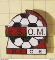 PINS PIN'S / Thême FOOTBALL /  E.S.  O.M.  NICE - L'Olympique De Marseille - Calcio